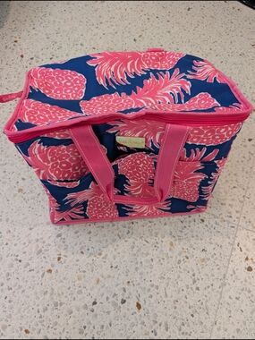 Lilly Pulitzer Navy and Pink Pineapple Tote Cooler
